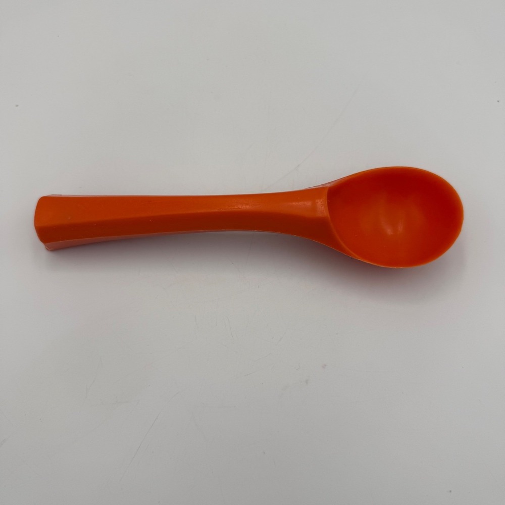 Vintage Rubbermaid Orange Ice Cream Scoop Plastic Kitchen Tool 1910 Retro